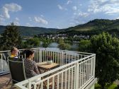 Grosser Balkon mit Blick auf die Mosel