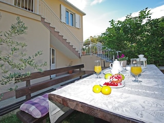 Terrasse mit Garten