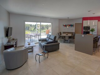 Villa Cesseras Features 23