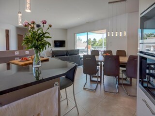 Villa Cesseras Features 24