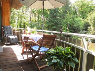 Großer, nicht einsehbarer Südwestbalkon mit Blick ins G