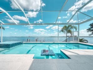 Villa Hemingway by the sea - Cape Coral - image1