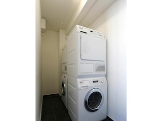 Der Waschraum befindet sich in der Hafenstraße 10a und steht den Gästen aller Wohnungen zur Verfü...