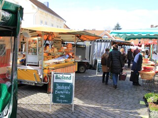 Auf dem Vareler Markt am Mi u. Sa leckere Dinge kaufen