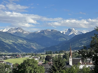 Der Ausblick von allen Wohn-und Schlafräumen aus!