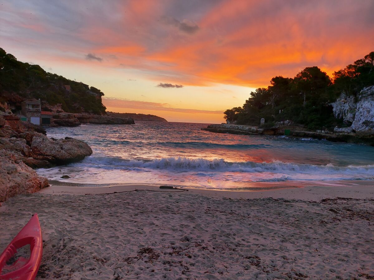 Cala Llombards bei Sonnenaufgang