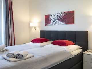 zweites Schlafzimmer mit TV