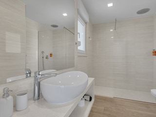 Villa Sumartin Features 21