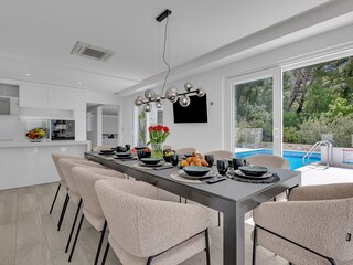 Villa Sumartin Features 22