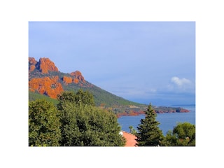 .. Esterel mountains ends in the sea