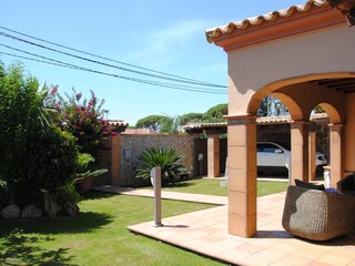 Entrance and parking facility