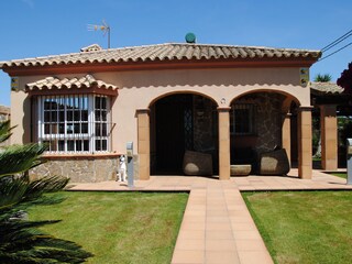 Vorderfront der Villa Soleá