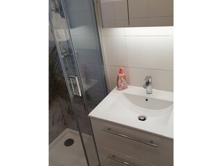Modernes Badezimmer