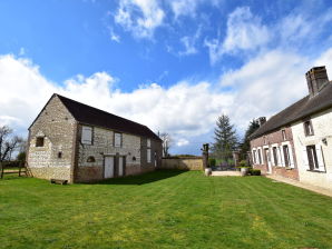 Holiday house Spacious holiday home in Sormery with pool - Percey - image1