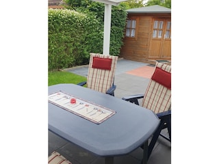 Sichtgeschützte überdachte Terrasse