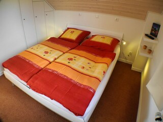 1. Schlafzimmer mit Doppelbett