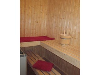 Wellnessbereich mit Sauna...