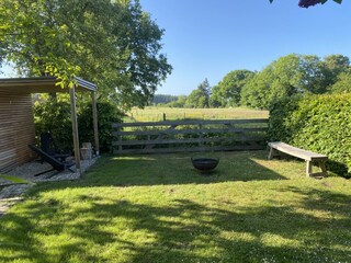 Garten hinter dem Haus