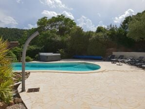 Weinbergaufenthalt mit Pool