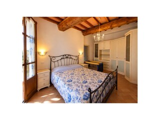 Villa Castagneto Carducci Schlafzimmer 22