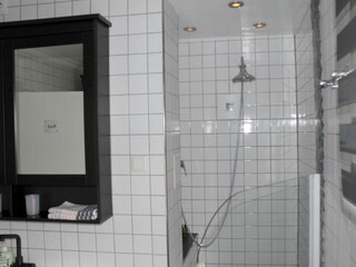 Duschbad Erdgeschoss, Dusche