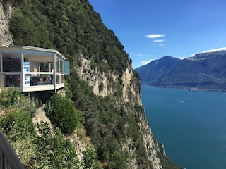 Bar mit Ausblick