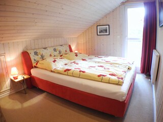 Zweites Schlafzimmer im Obergeschoss