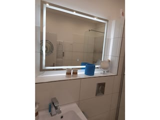 beleuchteter Badspiegel