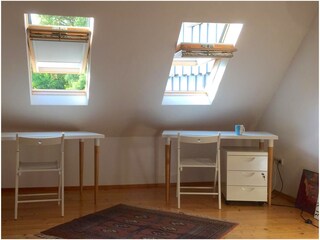 Galerie mit Schreibtischen