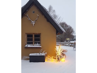 Saunahaus zur Winterzeit