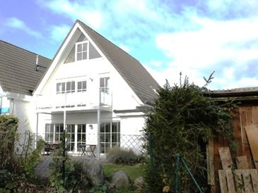 Ferienwohnung "Solamar Rügen" mit geborgenem Sonnengärtchen