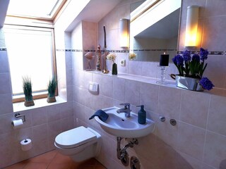 Bad mit Dusche Badewanne Bidet WC