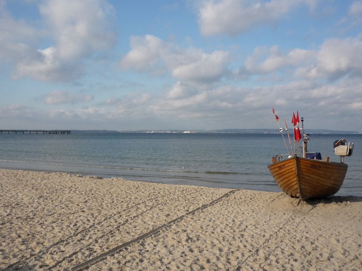 Strand mit Blick auf die Seebrücke