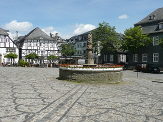Marktplatz mit Brunnen