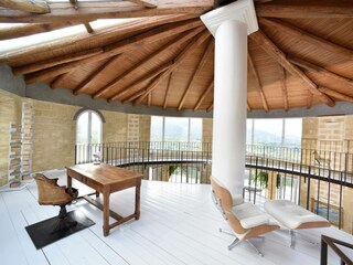 Helles Büro im Wohnzimmer mit spektakulärem Meerblick