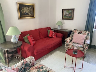 Wohnzimmer mit Schlafcouch