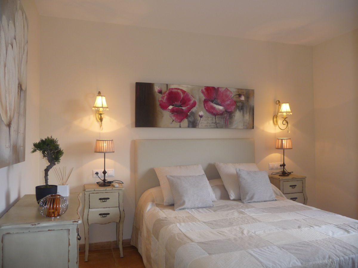 Ferienwohnung Penthouse-Apartment Eva, Cala Mendia, Frau Cornelia Gutberg