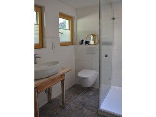Bad: Design-Waschbecken