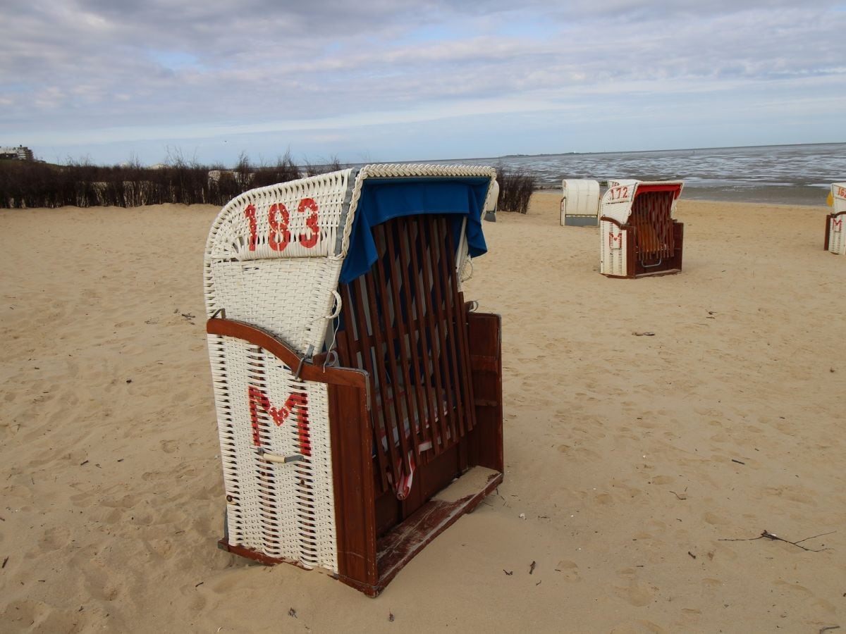 Strandkorb am Sandstrand