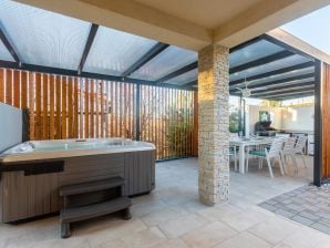 Ferienwohnung mit Jacuzzi, nahe Strand - Soline - image1