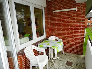 Balkon mit Blick in den Garten