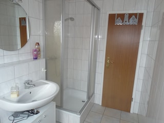 Modernes Badezimmer