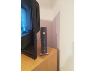 TV-Gerät mit integriertem DVD-Spieler - WLAN-Modem