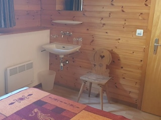 Unteres SZ mit Waschbecken
