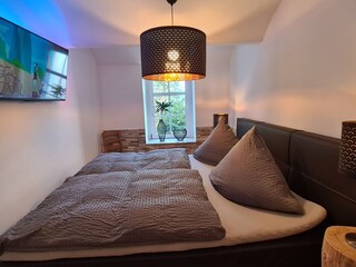 Schlafzimmer 2 mit TV