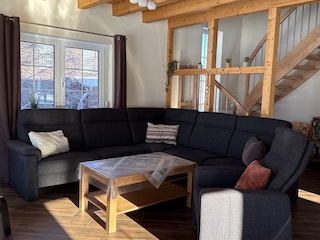 Wohnzimmer, großzügig und viel Platz für Geselligkeit