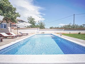 Holiday house with pool in nature - Valtura - image1