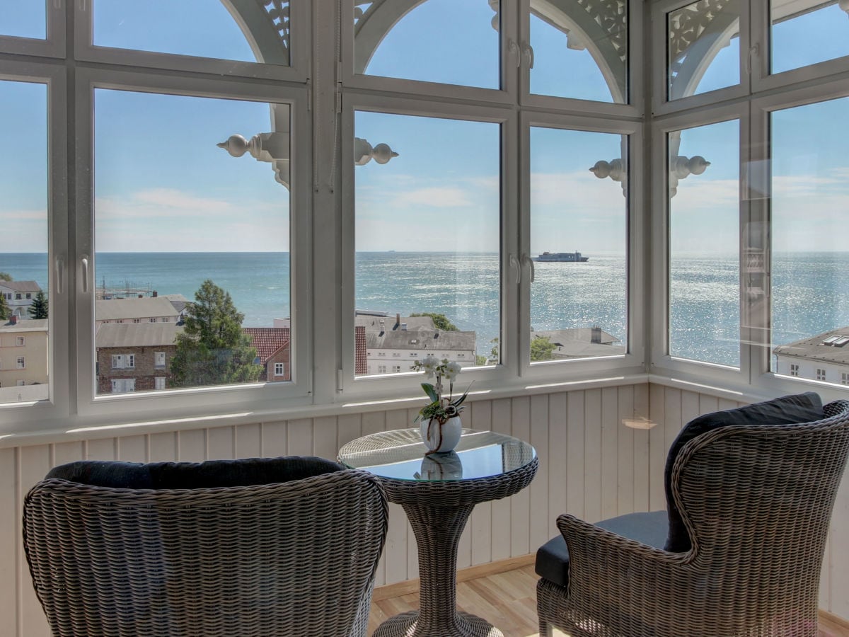 Ostbalkon mit Blick auf die Ostsee und die Altstadt