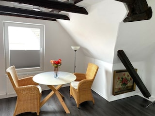 Fewo SCHÖNE AUSSICHT: Lounge mit weiterer Sitzecke