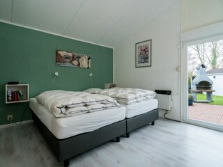 Schlafzimmer 1 mit 2 Einzel Boxspringbetten (1x2M)